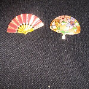 Vintage Set Of 2 Brooches Fan Shaped. $5.00 AS AN ADD ON